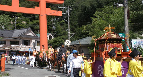 御神幸祭・鳳輦渡御